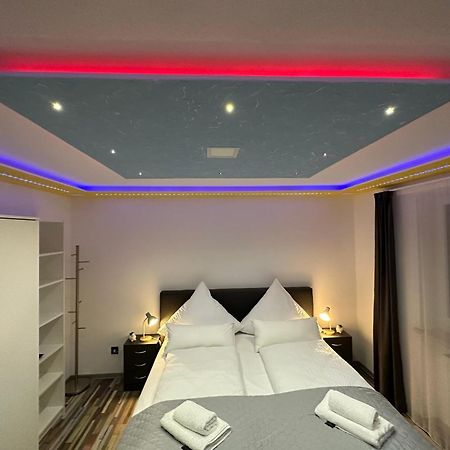 Modern Apartments Neuburg P - Top - 2 Zimmer, Komfort, Balkon, Wi-Fi, Smart Tv, Grosse Dusche, Kueche Нойбург ан дер Донау Екстериор снимка