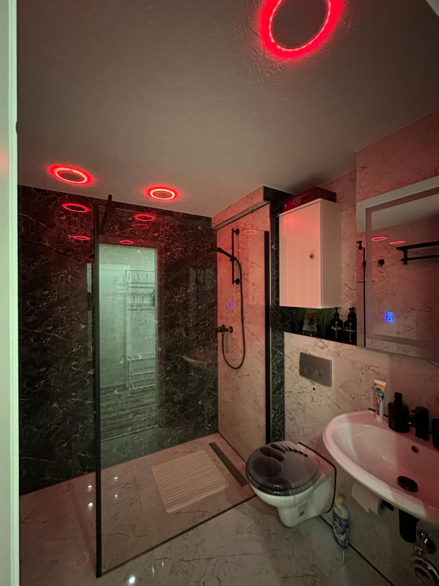 Modern Apartments Neuburg P - Top - 2 Zimmer, Komfort, Balkon, Wi-Fi, Smart Tv, Grosse Dusche, Kueche Нойбург ан дер Донау Екстериор снимка