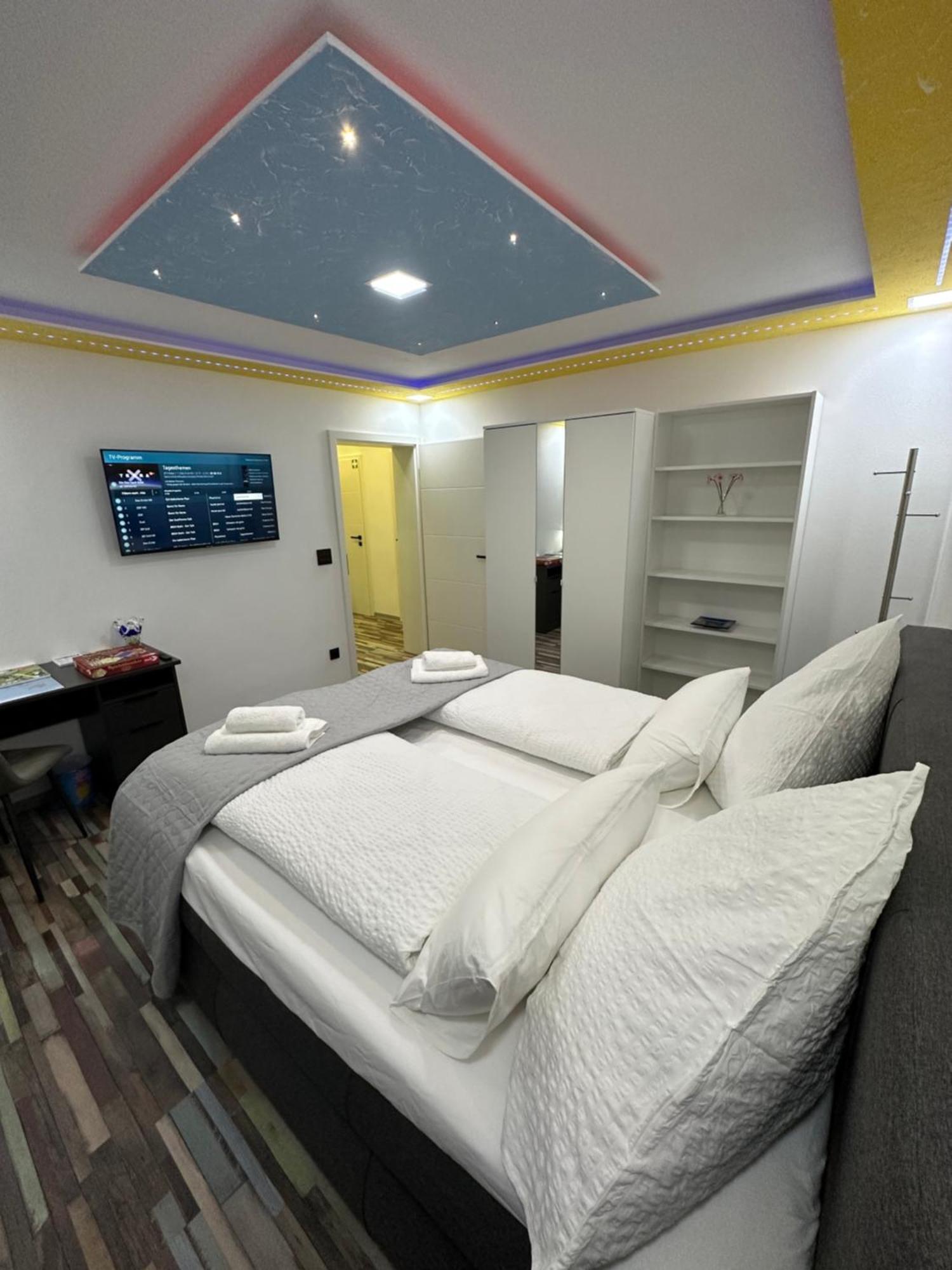 Modern Apartments Neuburg P - Top - 2 Zimmer, Komfort, Balkon, Wi-Fi, Smart Tv, Grosse Dusche, Kueche Нойбург ан дер Донау Екстериор снимка
