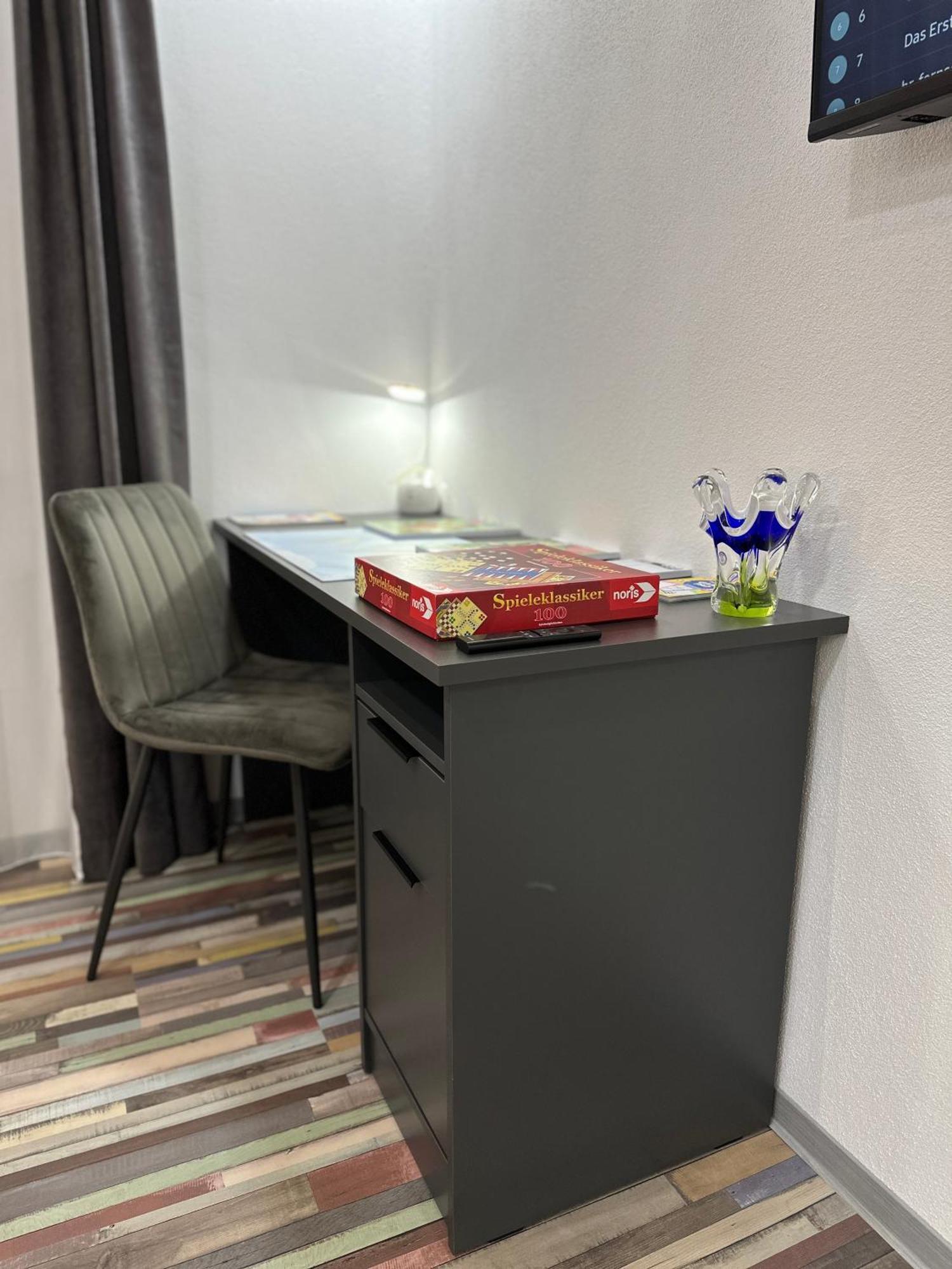 Modern Apartments Neuburg P - Top - 2 Zimmer, Komfort, Balkon, Wi-Fi, Smart Tv, Grosse Dusche, Kueche Нойбург ан дер Донау Екстериор снимка
