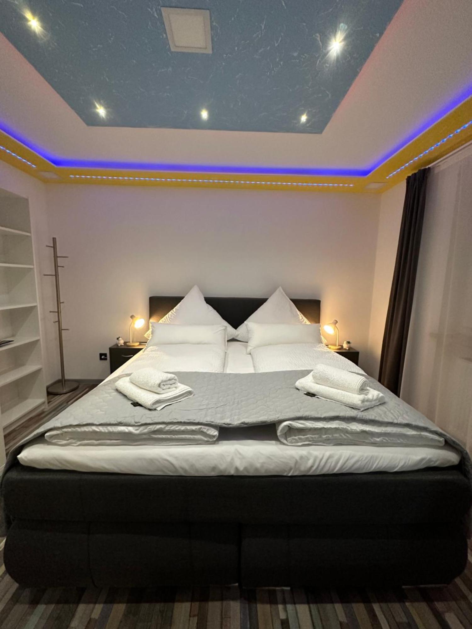 Modern Apartments Neuburg P - Top - 2 Zimmer, Komfort, Balkon, Wi-Fi, Smart Tv, Grosse Dusche, Kueche Нойбург ан дер Донау Екстериор снимка