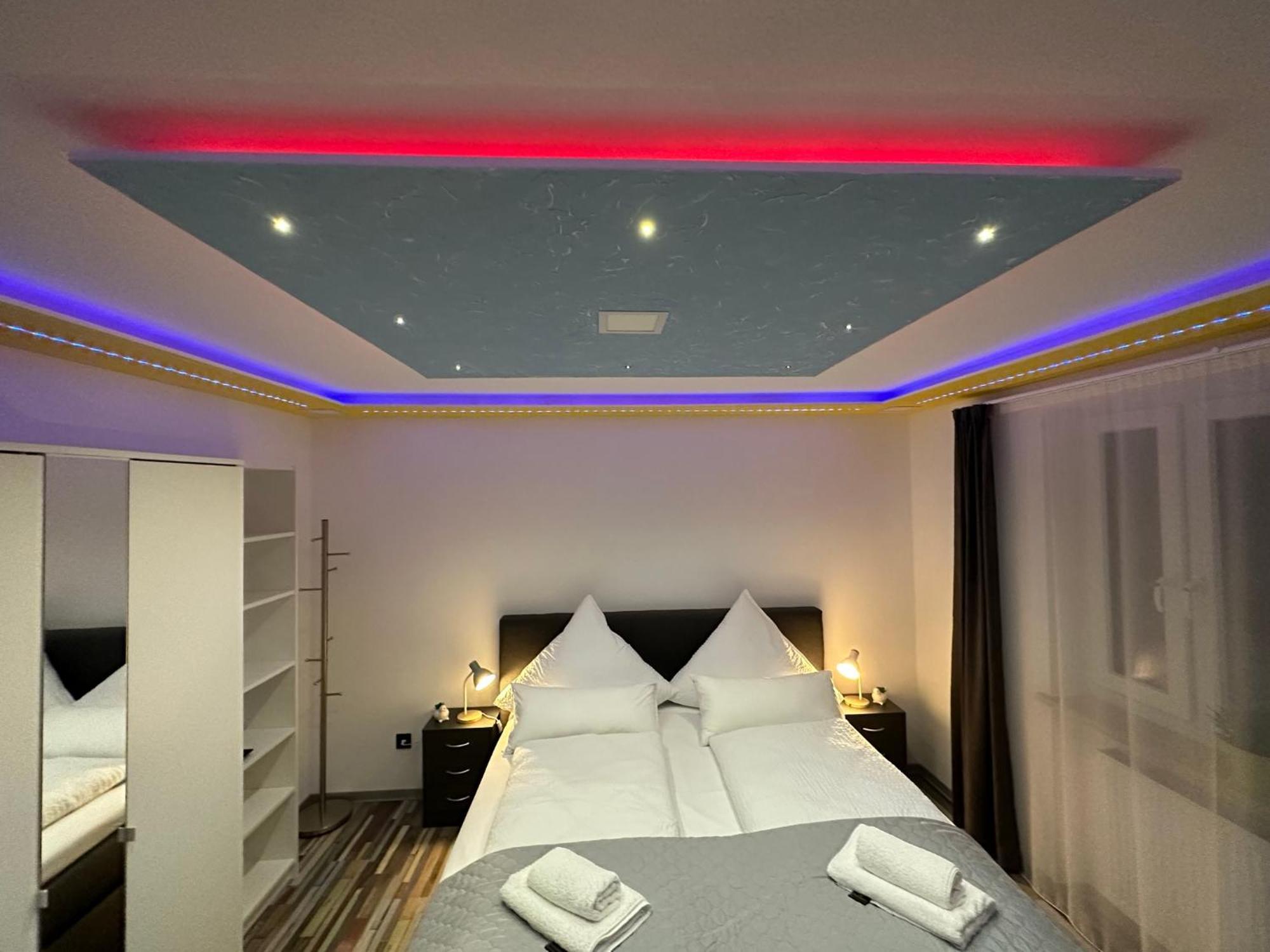 Modern Apartments Neuburg P - Top - 2 Zimmer, Komfort, Balkon, Wi-Fi, Smart Tv, Grosse Dusche, Kueche Нойбург ан дер Донау Екстериор снимка