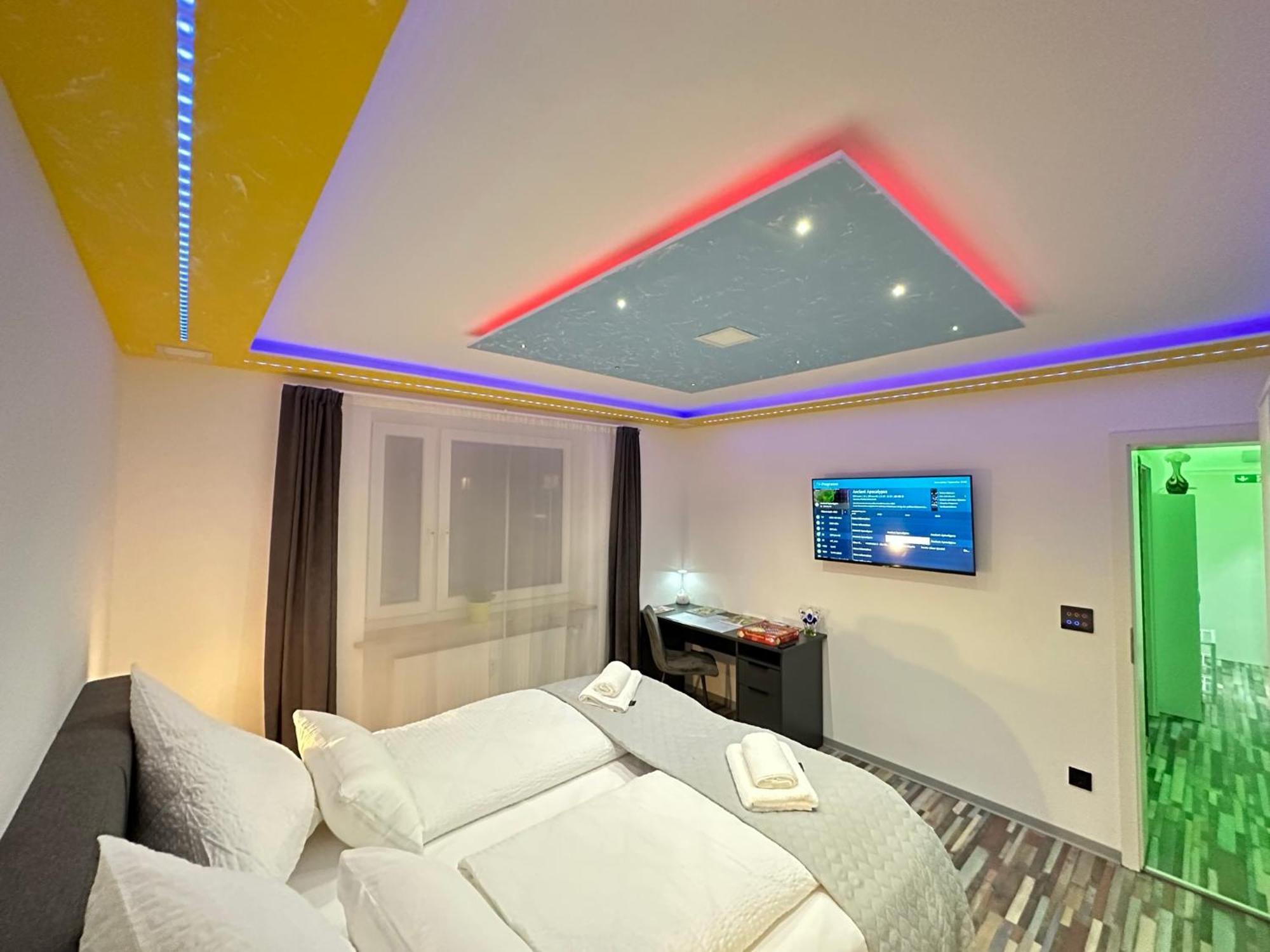 Modern Apartments Neuburg P - Top - 2 Zimmer, Komfort, Balkon, Wi-Fi, Smart Tv, Grosse Dusche, Kueche Нойбург ан дер Донау Екстериор снимка