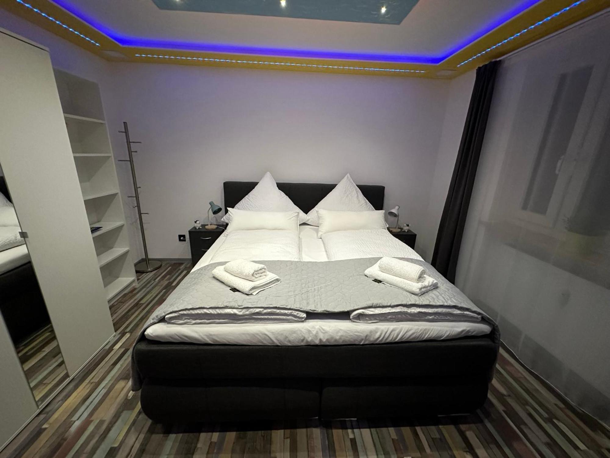 Modern Apartments Neuburg P - Top - 2 Zimmer, Komfort, Balkon, Wi-Fi, Smart Tv, Grosse Dusche, Kueche Нойбург ан дер Донау Екстериор снимка