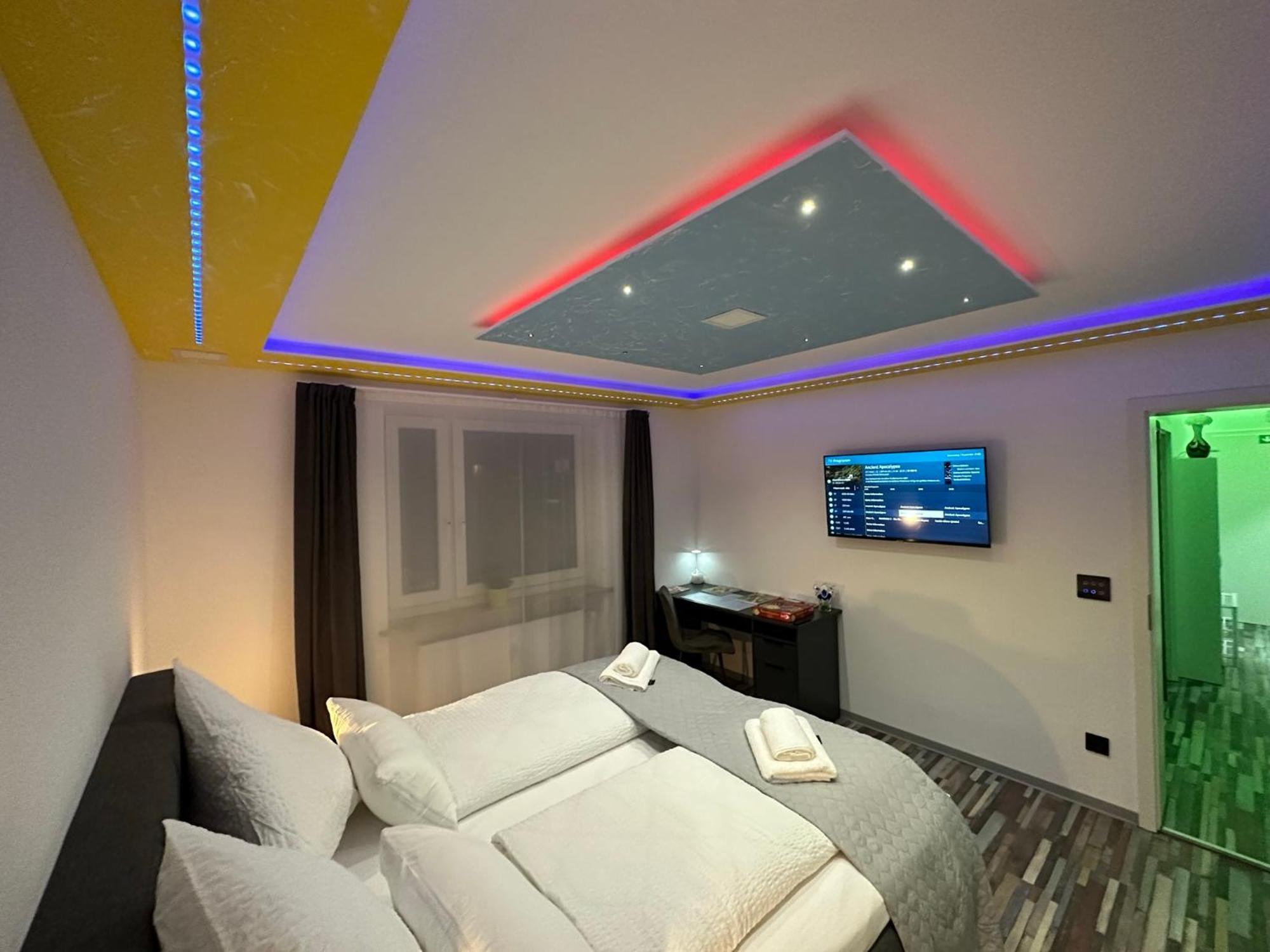 Modern Apartments Neuburg P - Top - 2 Zimmer, Komfort, Balkon, Wi-Fi, Smart Tv, Grosse Dusche, Kueche Нойбург ан дер Донау Екстериор снимка