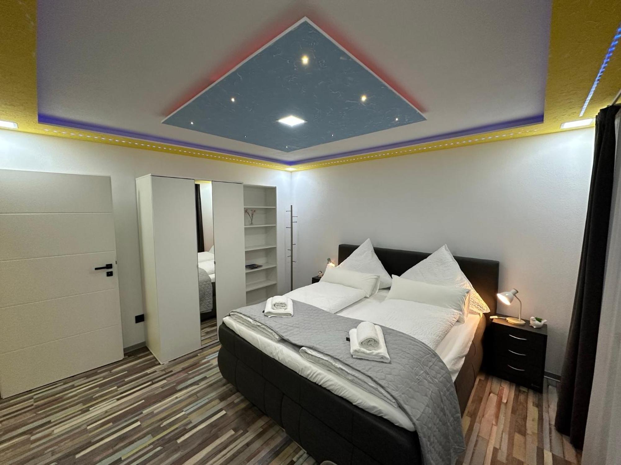 Modern Apartments Neuburg P - Top - 2 Zimmer, Komfort, Balkon, Wi-Fi, Smart Tv, Grosse Dusche, Kueche Нойбург ан дер Донау Екстериор снимка