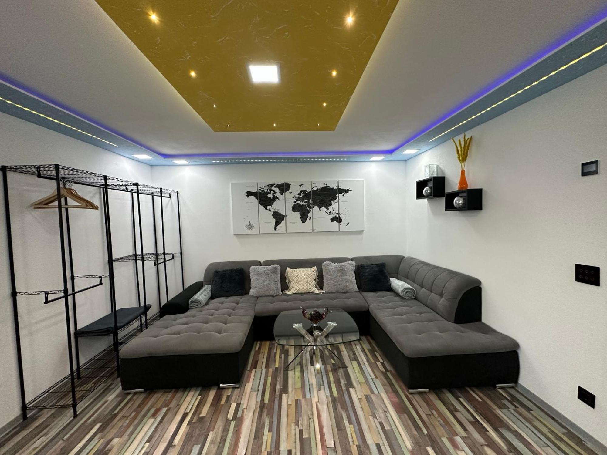 Modern Apartments Neuburg P - Top - 2 Zimmer, Komfort, Balkon, Wi-Fi, Smart Tv, Grosse Dusche, Kueche Нойбург ан дер Донау Екстериор снимка